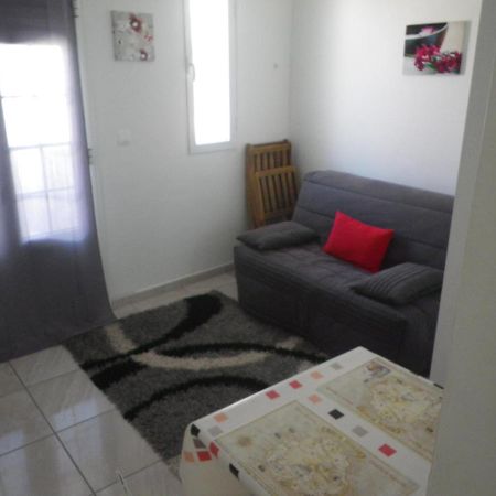 Immeuble Nebot Apartment Grand-Bourg  Luaran gambar