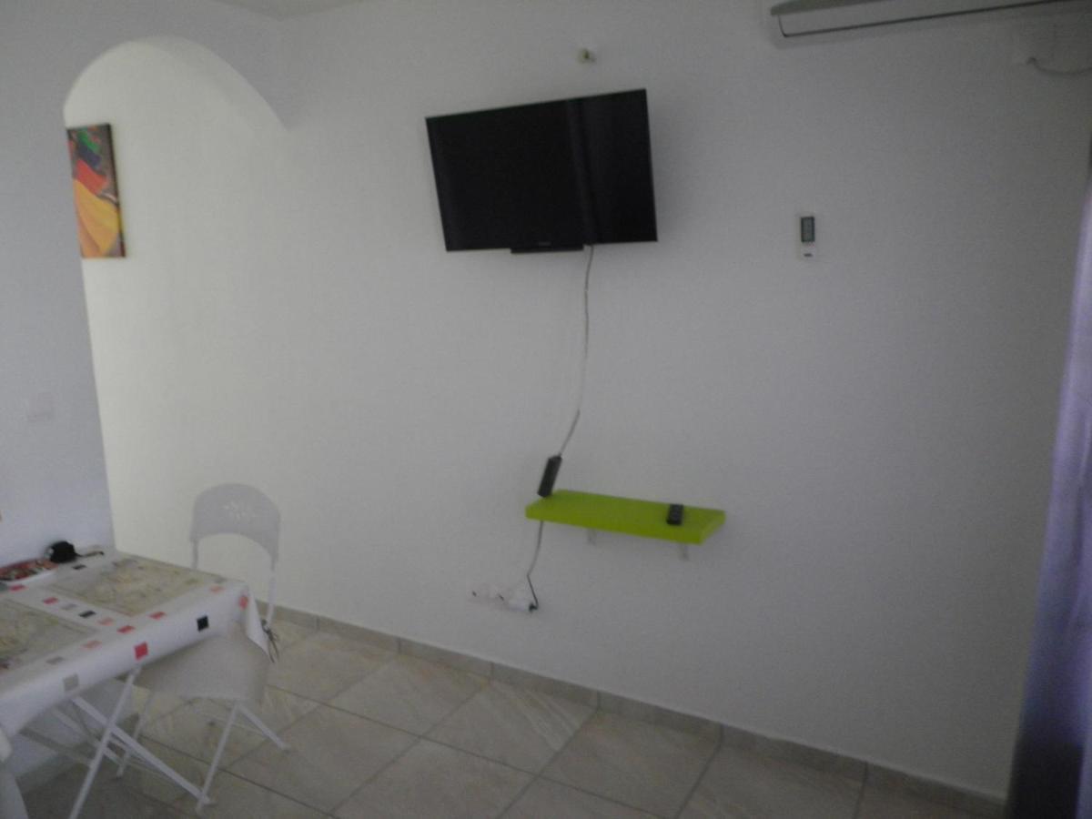 Immeuble Nebot Apartment Grand-Bourg  Luaran gambar