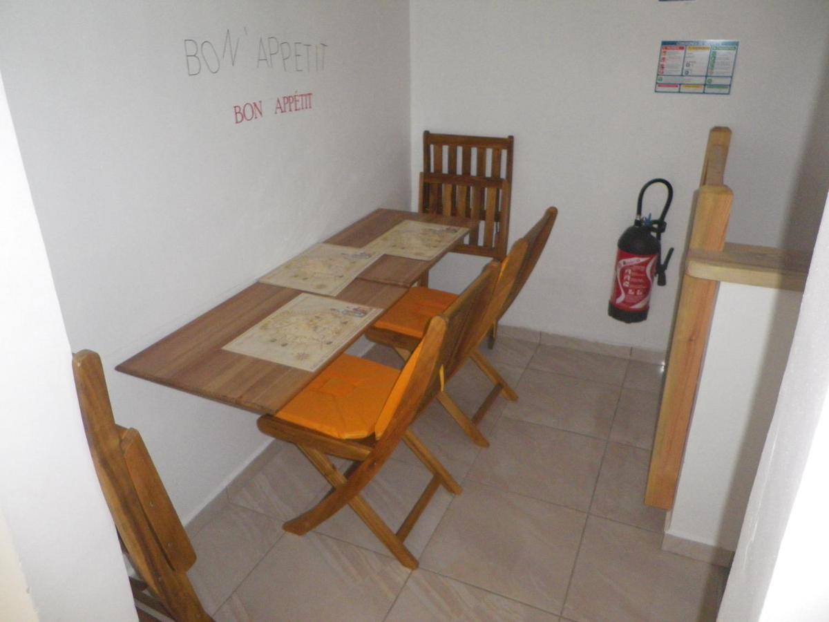 Immeuble Nebot Apartment Grand-Bourg  Luaran gambar